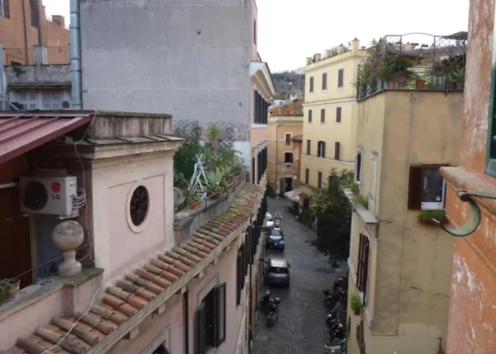 View Of The Rooftops Of Trastevere Apartment Rom